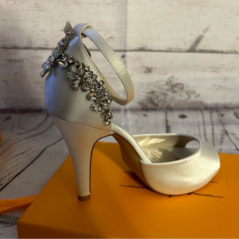 Brand New Stone Heels